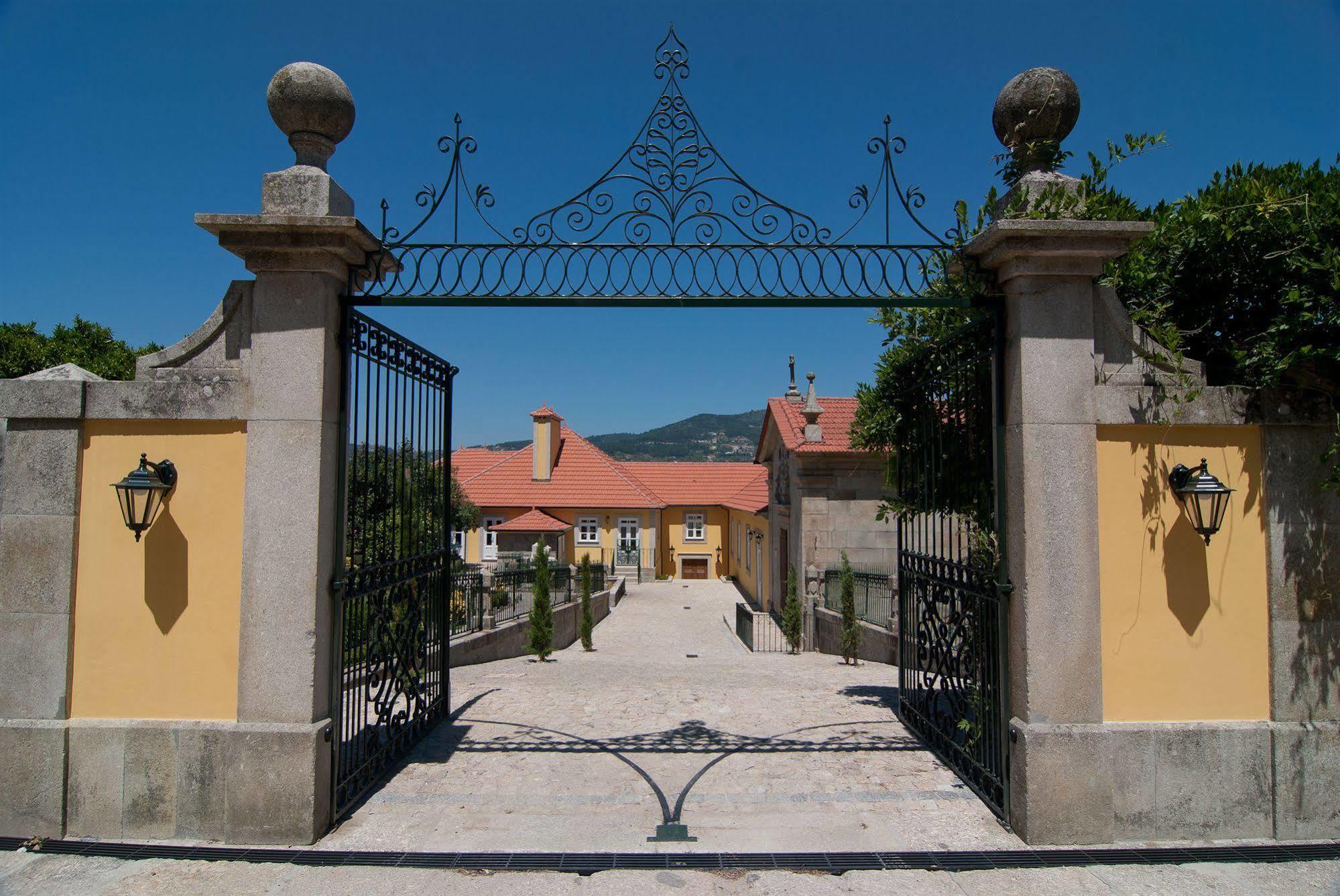 בית הארחה רסנדה 	Quinta Do Outeiro מראה חיצוני תמונה